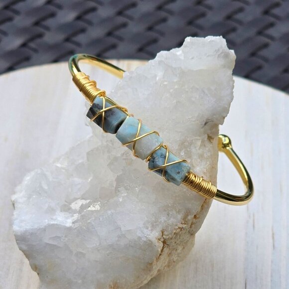 Larimar ✦ Wire Wrap Cuff ✦ 3-Stone Gold Over Copper Ocean Calm Talisman NWT - Picture 9 of 13